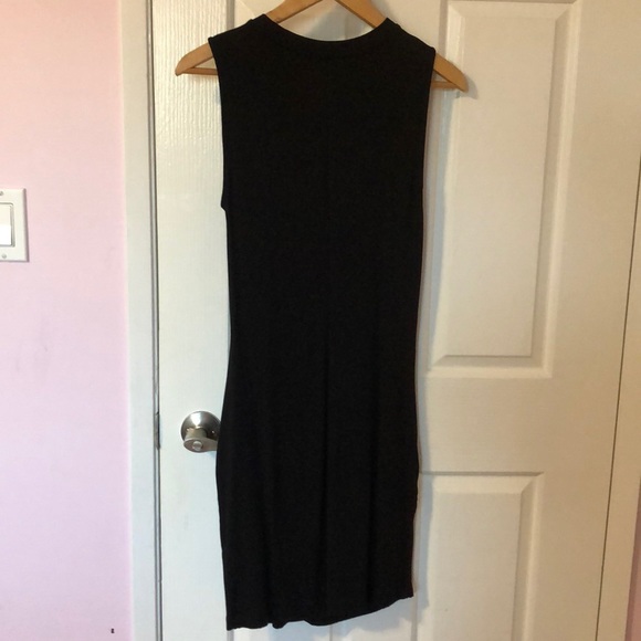 Dynamite Knotted Crew Neck Sleeveless Dress - Picture 4 of 7